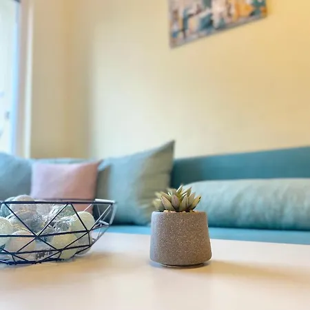 Sunny With Tv & Wi-fi דירה סטרה זגורה
