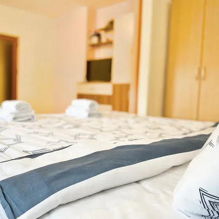 Sunny With Tv & Wi-fi Lejlighed *